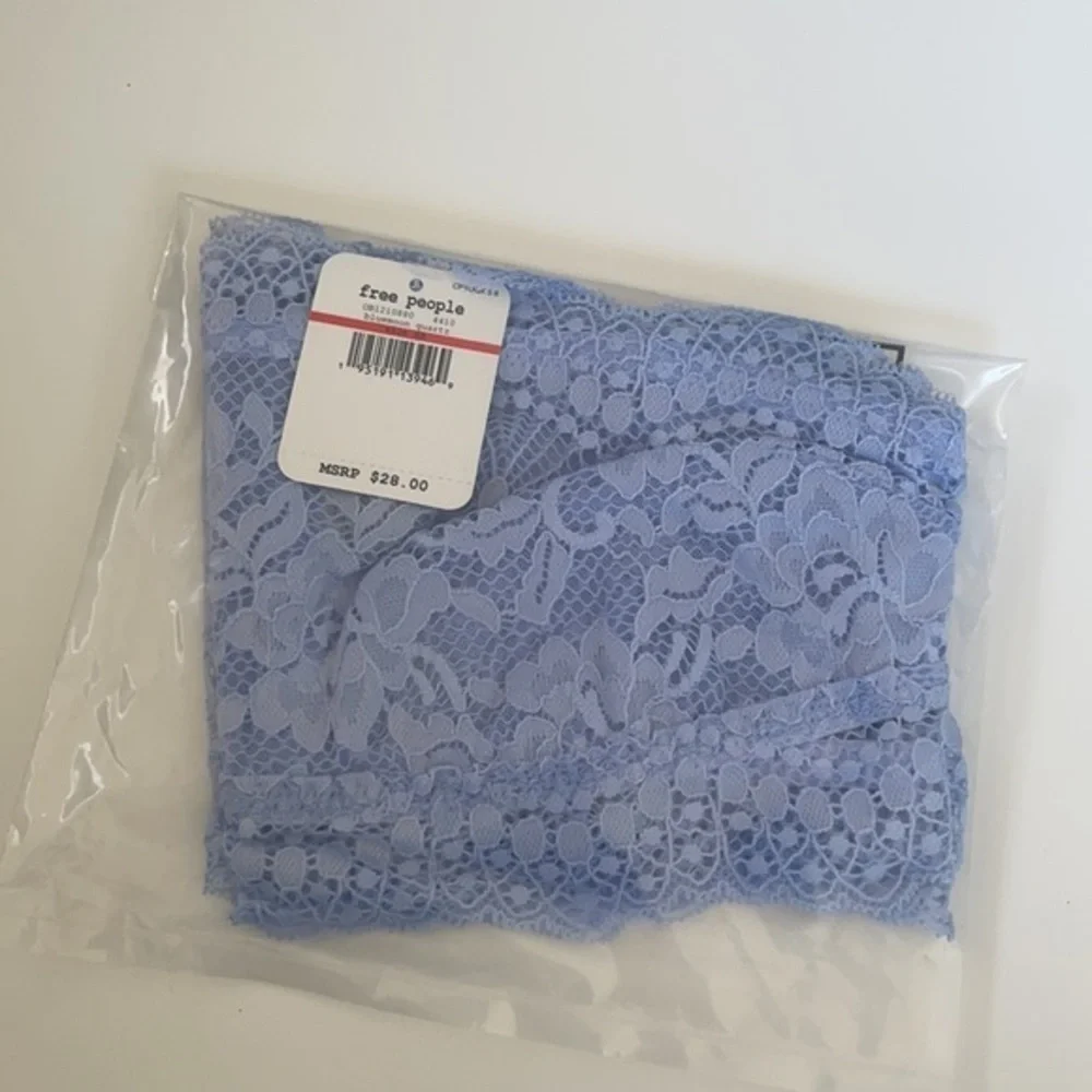 ☀️NWT Free People Lace looks Bandeau